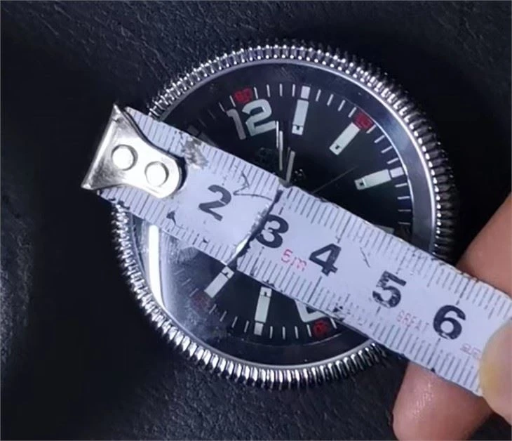 car wall clock