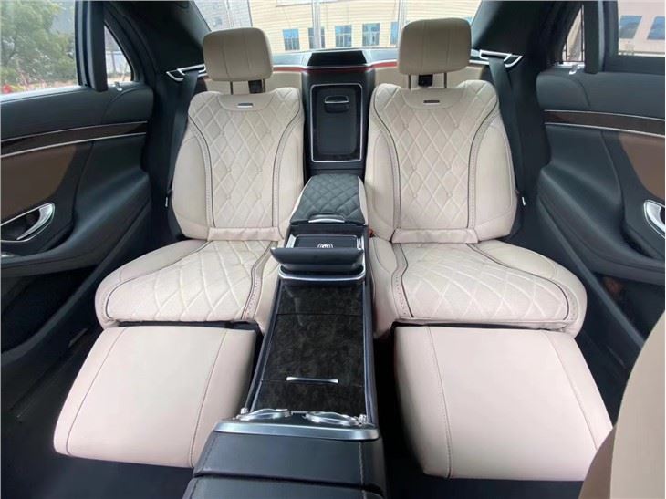 Maybach S450 päivittää neljän Executive Executive -istuimen