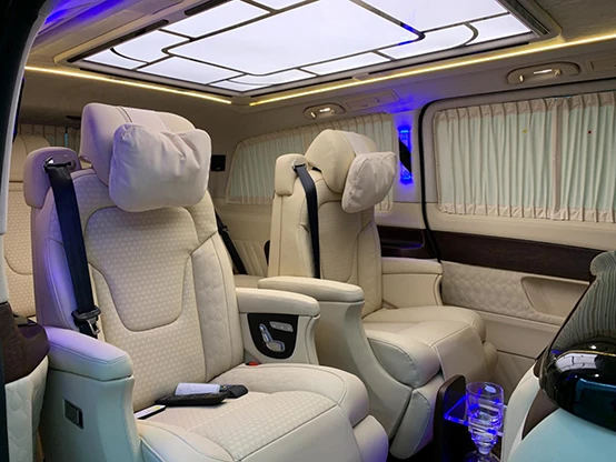 Mercedes-Benz V250 auton sisätilojen räätälöinti