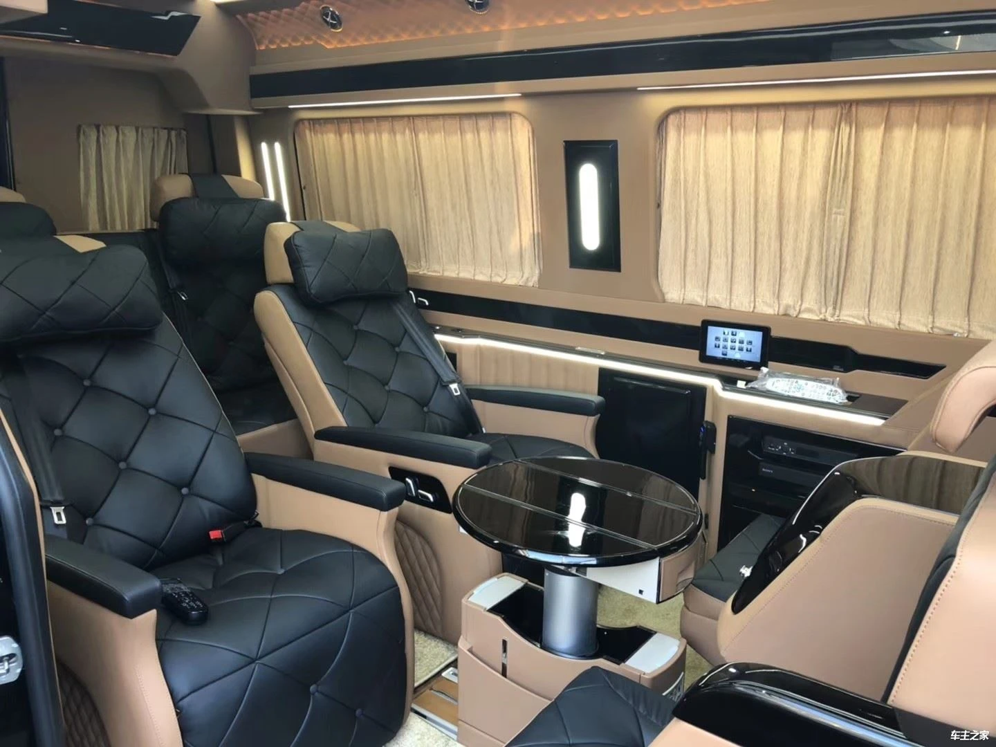 Mercedes-Benz Sprinter Interior Modification Case on juuri julkaistu, niin yl...