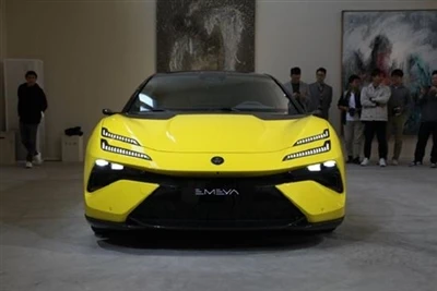 Staattinen kokemus miljoonista puhtaista sähköautoista Lotus Emeya