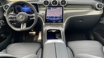 Mercedes GLC 300 Coupen upea sisustus